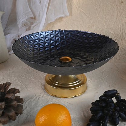 Glass bowl with pedestal